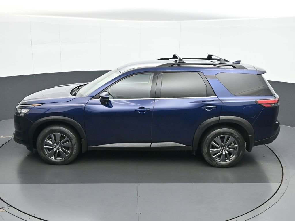 Used 2024 Nissan Pathfinder SV image 17