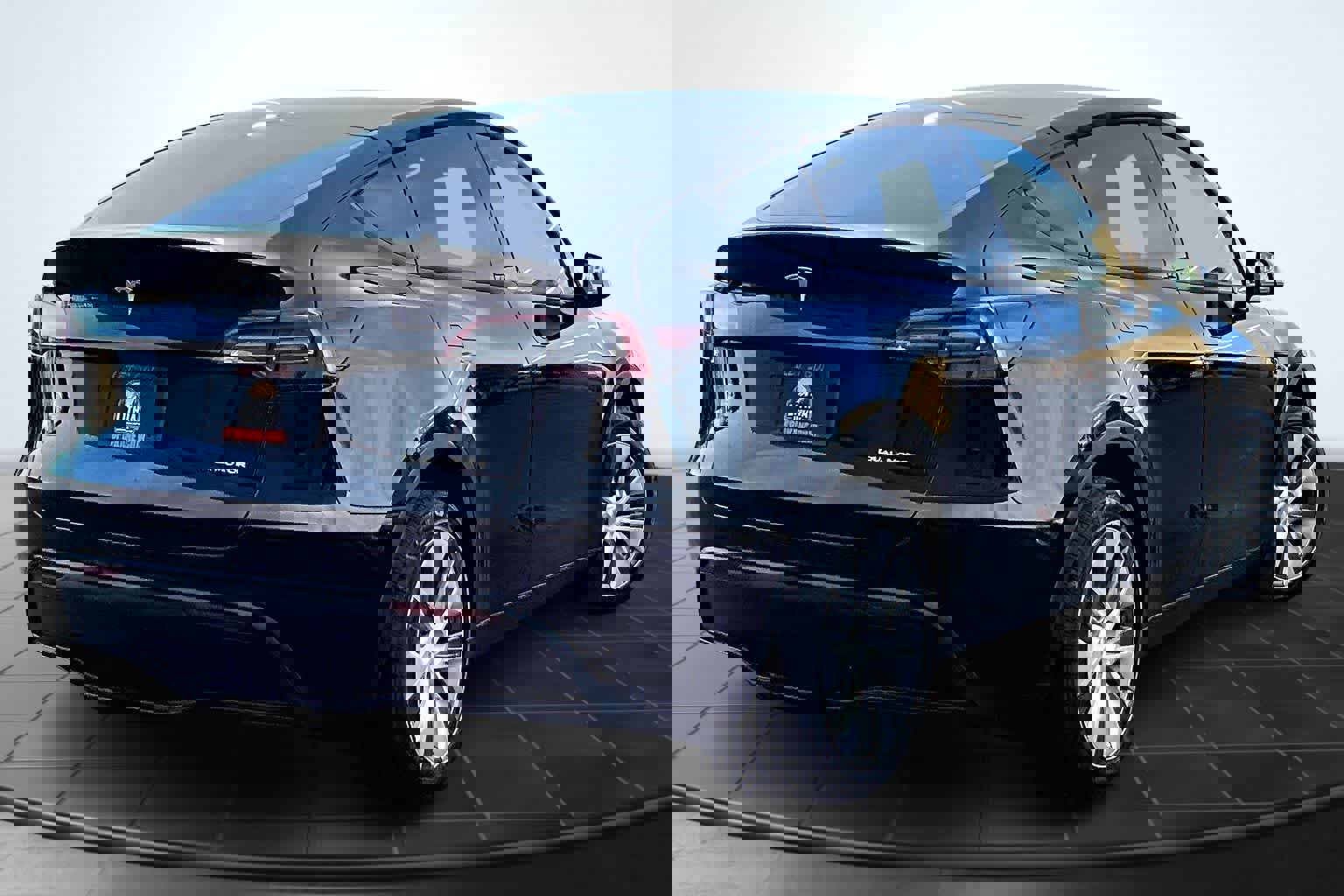 Used 2023 Tesla Model Y Long Range image 23