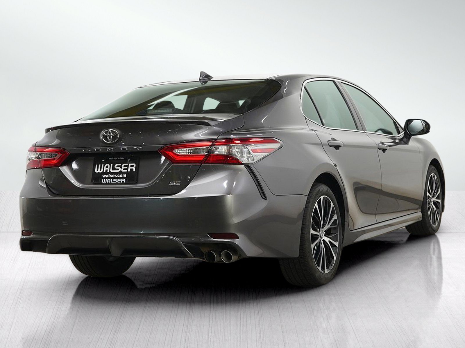 Used 2019 Toyota Camry SE FWD image 6