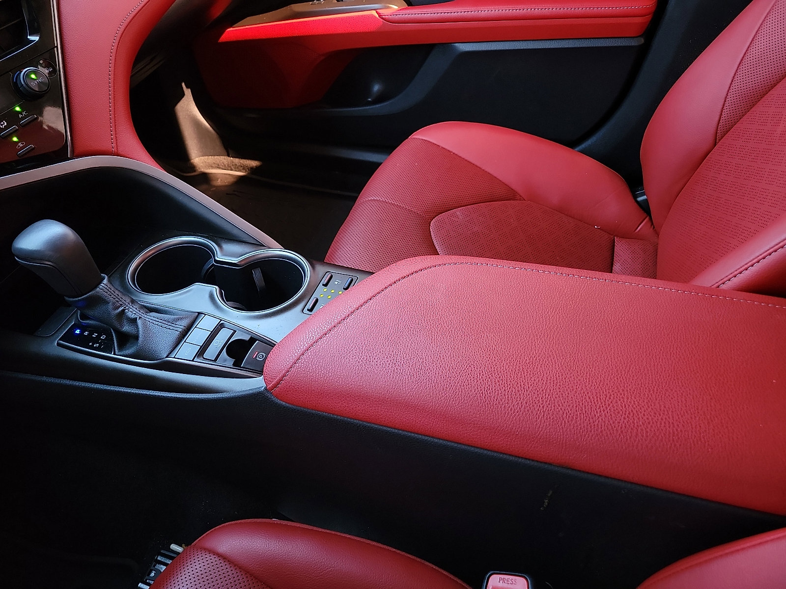 Used 2023 Toyota Camry XSE w/ Navigation Package image 20