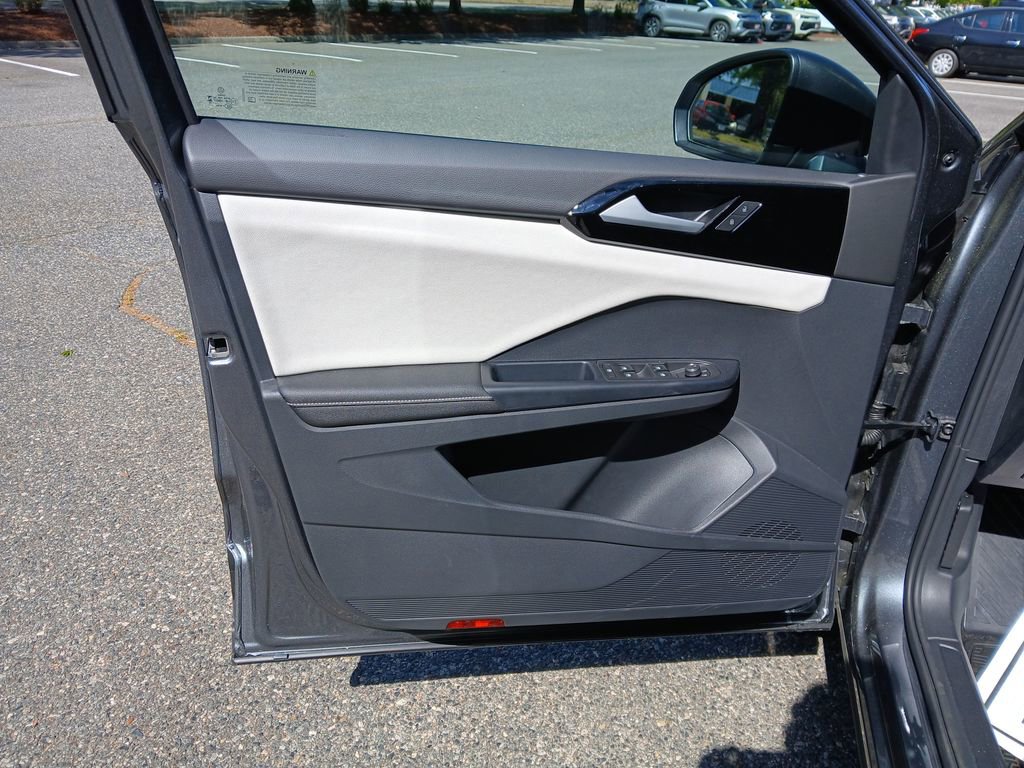 New 2026 Volkswagen Taos S image 10