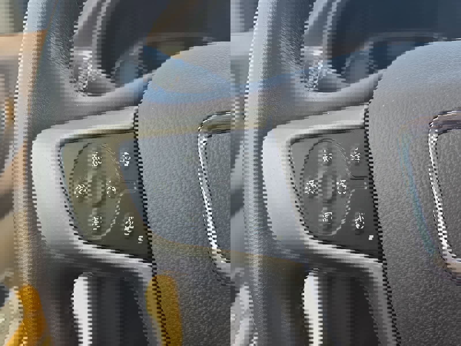 Used 2018 GMC Acadia Denali w/ Technology Package image 24