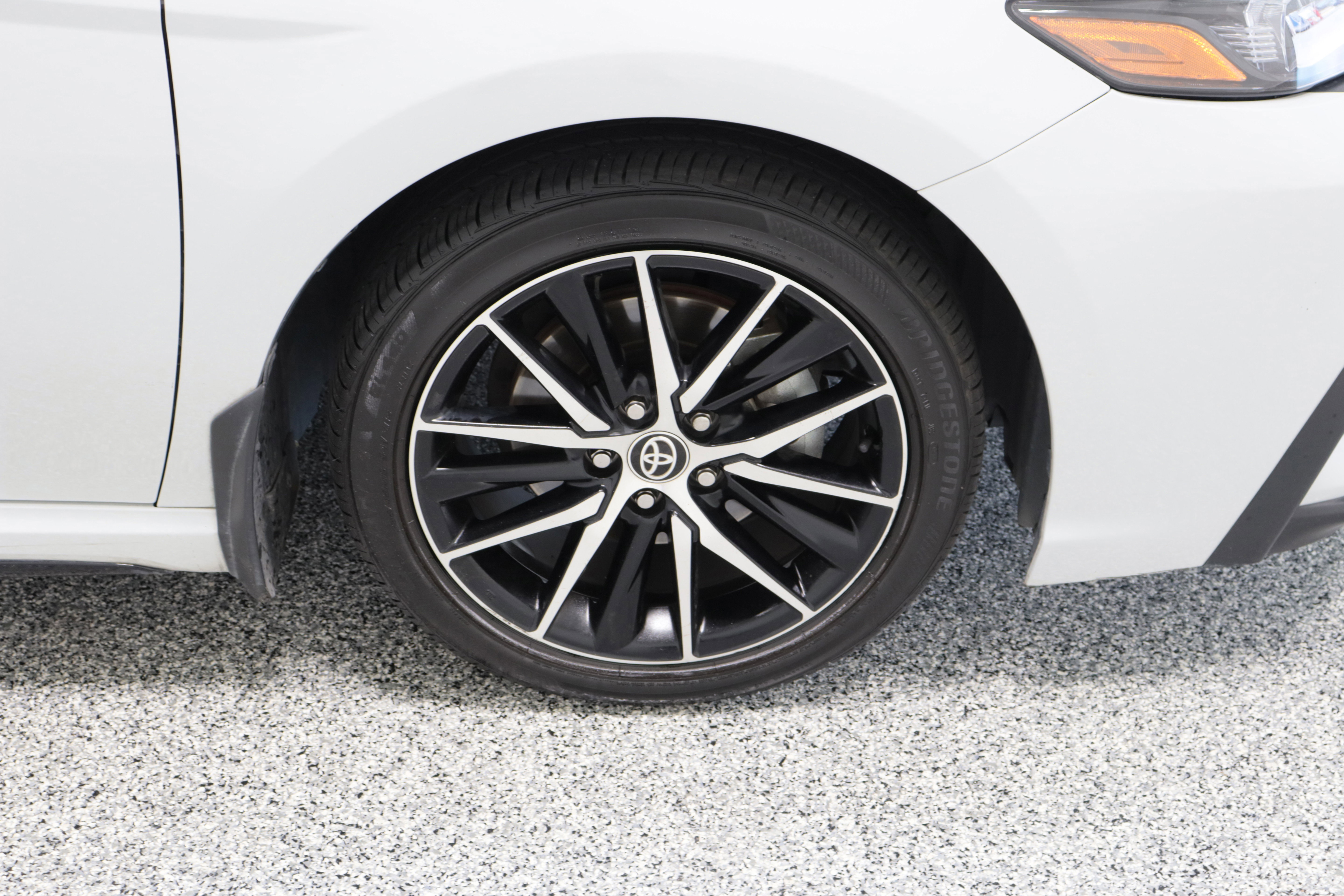 Used 2023 Toyota Camry SE image 5