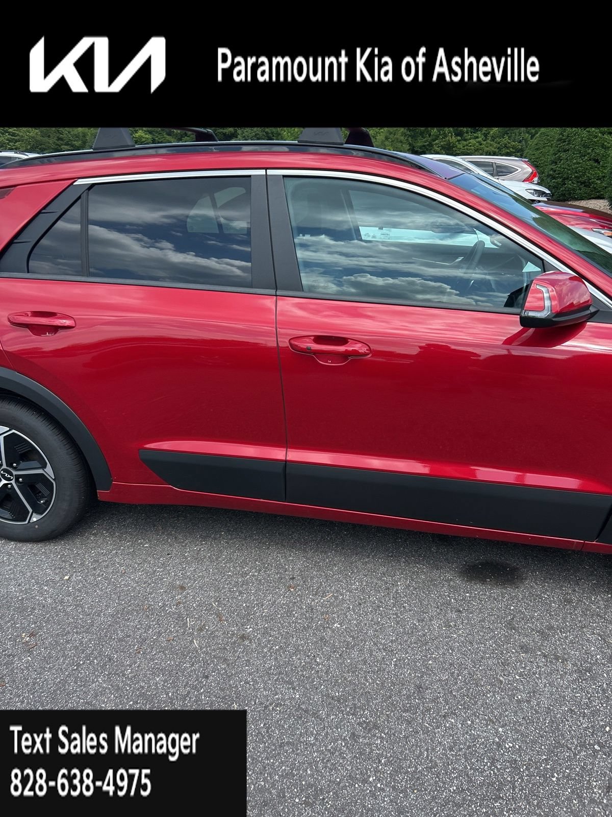 Certified 2025 Kia Niro EX FWD image 5