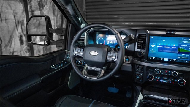 Used 2025 Ford F450 Platinum w/ FX4 Off-Road Package image 5