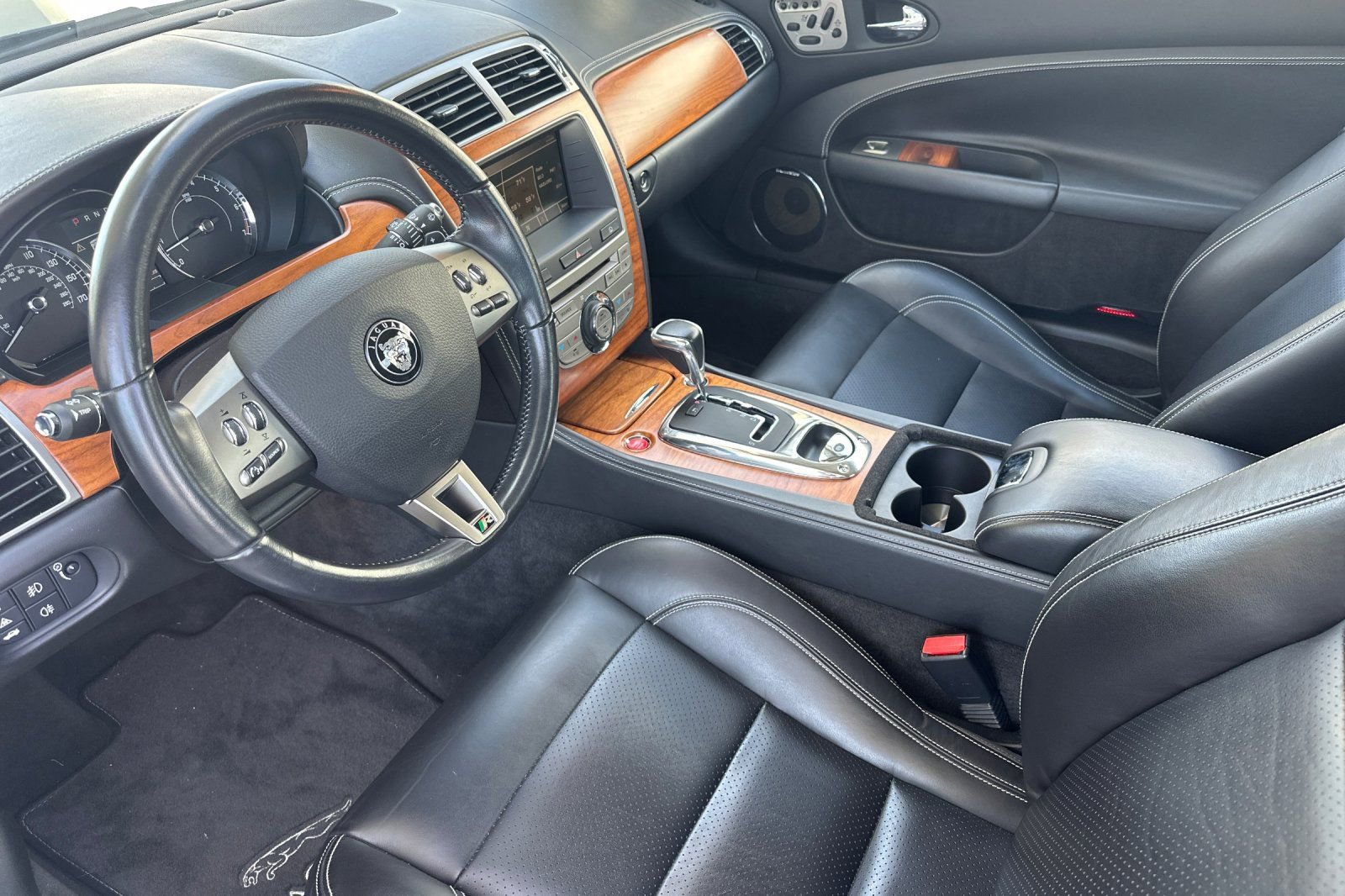 Used 2008 Jaguar XKR R image 11