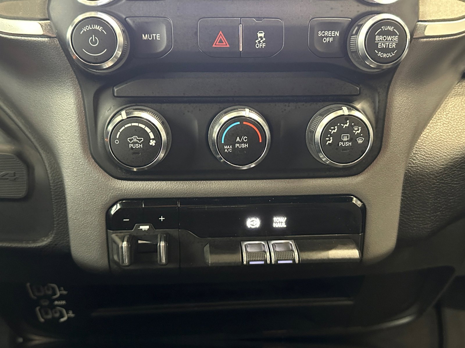 Used 2024 RAM 2500 Big Horn image 23