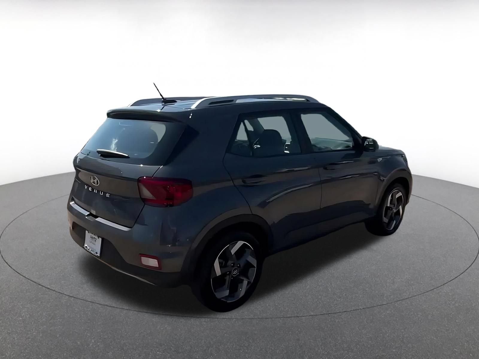 Used 2026 Hyundai Venue SEL FWD image 11