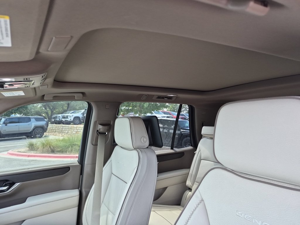 New 2026 GMC Yukon Denali w/ Denali Reserve Package AWD/4WD image 28