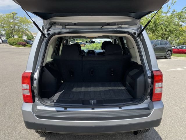 Used 2016 Jeep Patriot Latitude AWD/4WD image 24