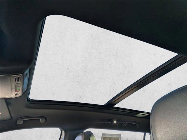 Used 2021 Volkswagen Tiguan SEL Premium R-Line image 17