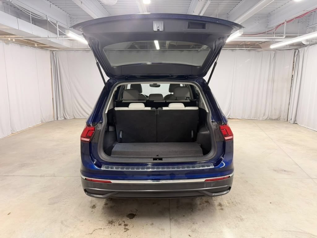 Used 2023 Volkswagen Tiguan SE FWD image 11