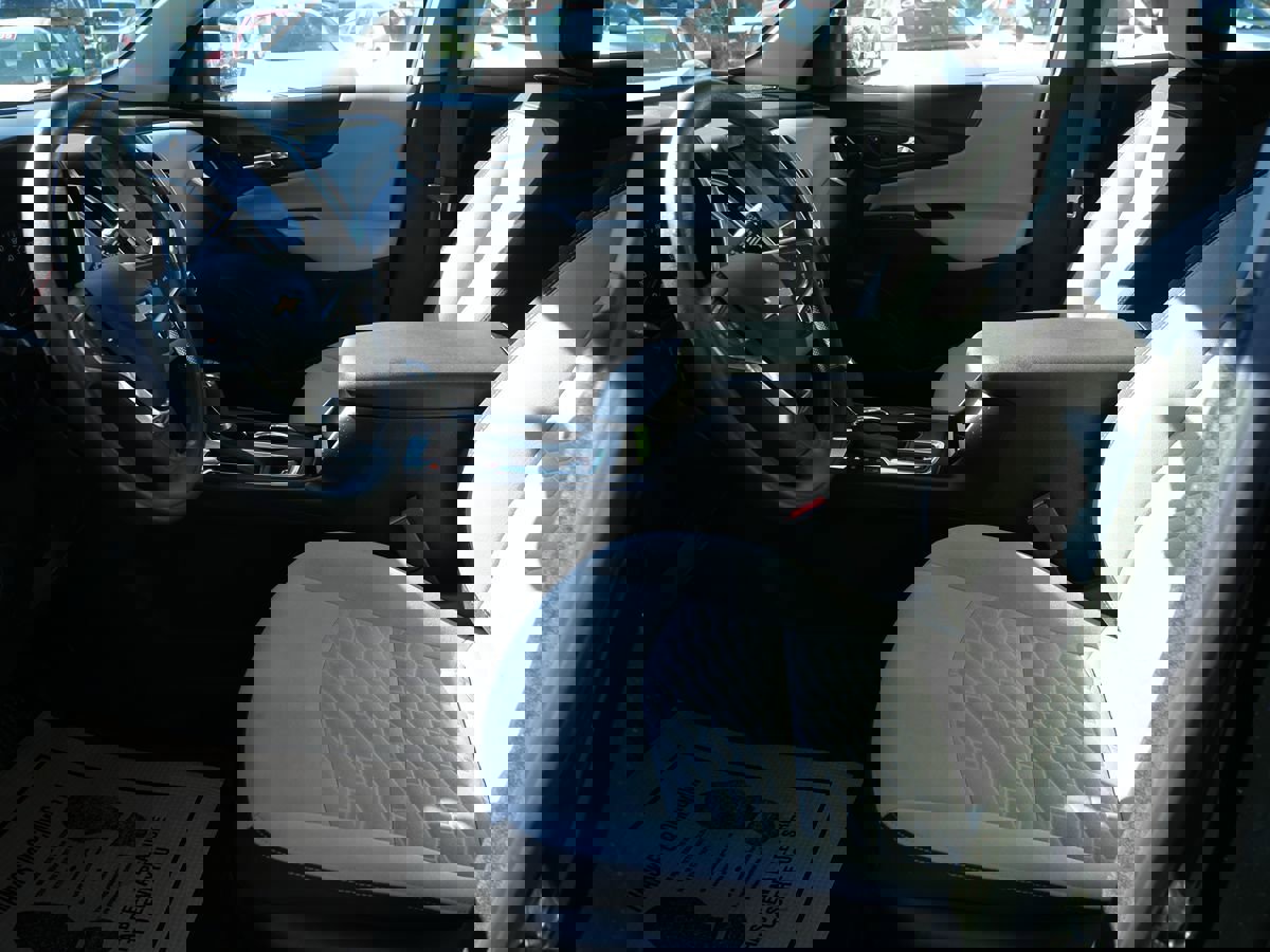 Used 2021 Chevrolet Equinox LS image 10