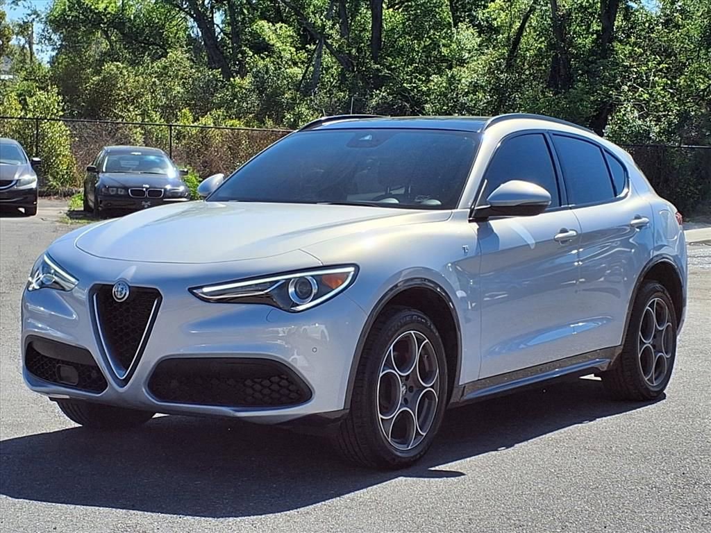 Used 2023 Alfa Romeo Stelvio Ti w/ Active Assist Plus Package AWD/4WD image 3