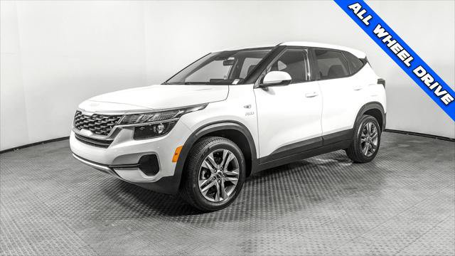 Used 2022 Kia Seltos LX AWD/4WD image 2