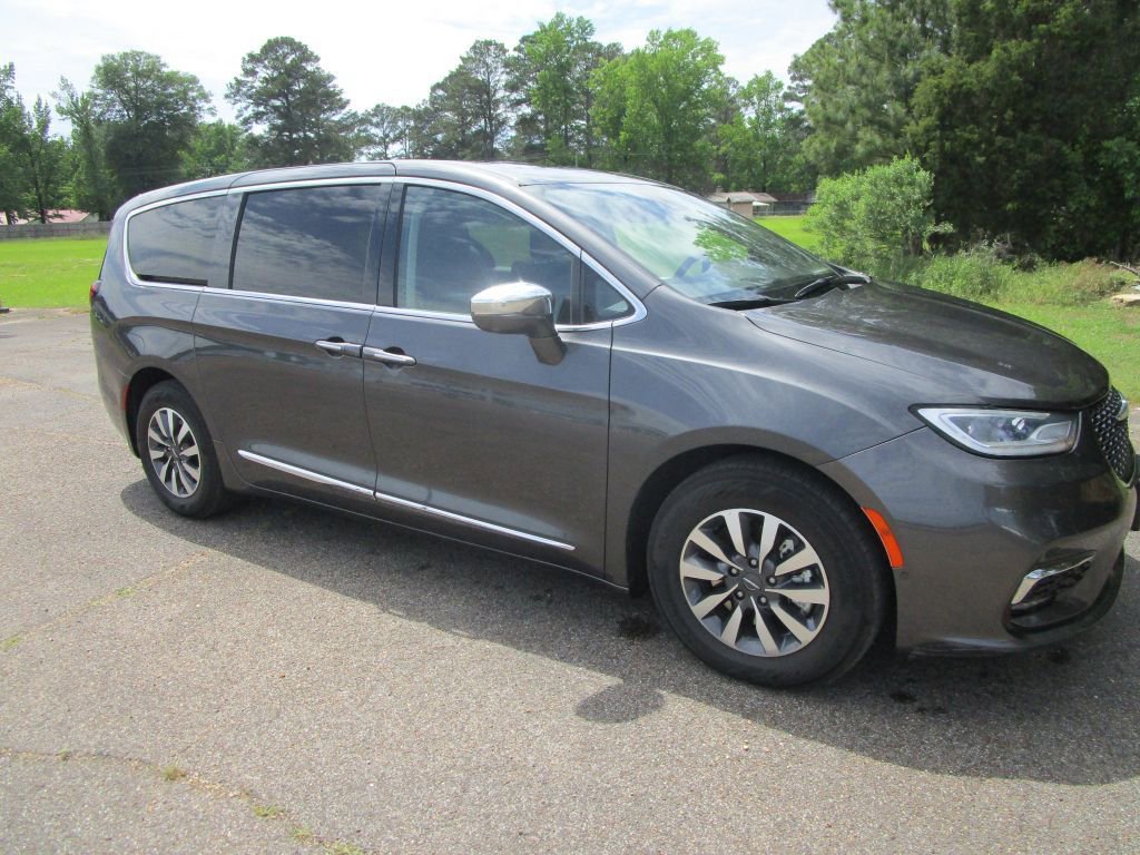 Used 2022 Chrysler Pacifica Limited image 5