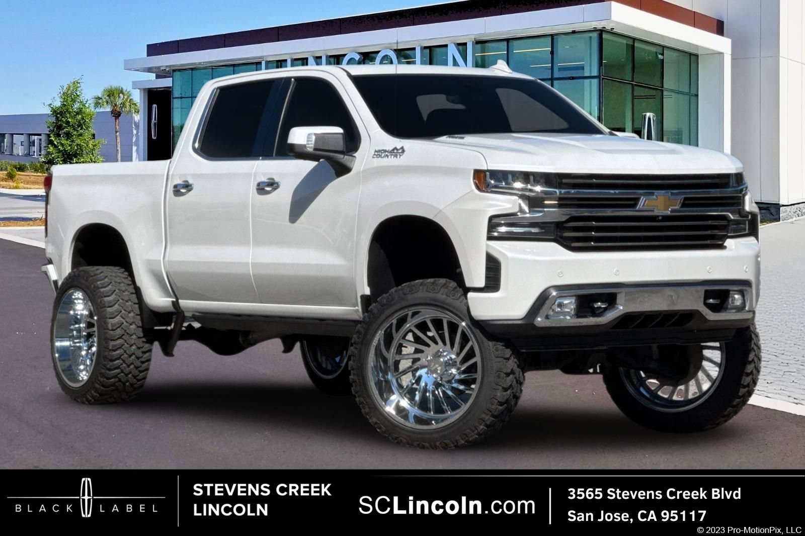 Used 2021 Chevrolet Silverado 1500 High Country w/ Technology Package AWD/4WD image 1