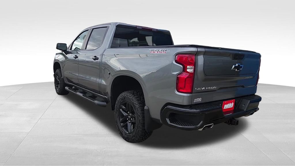 Used 2021 Chevrolet Silverado 1500 LT Trail Boss w/ Convenience Package II AWD/4WD image 2