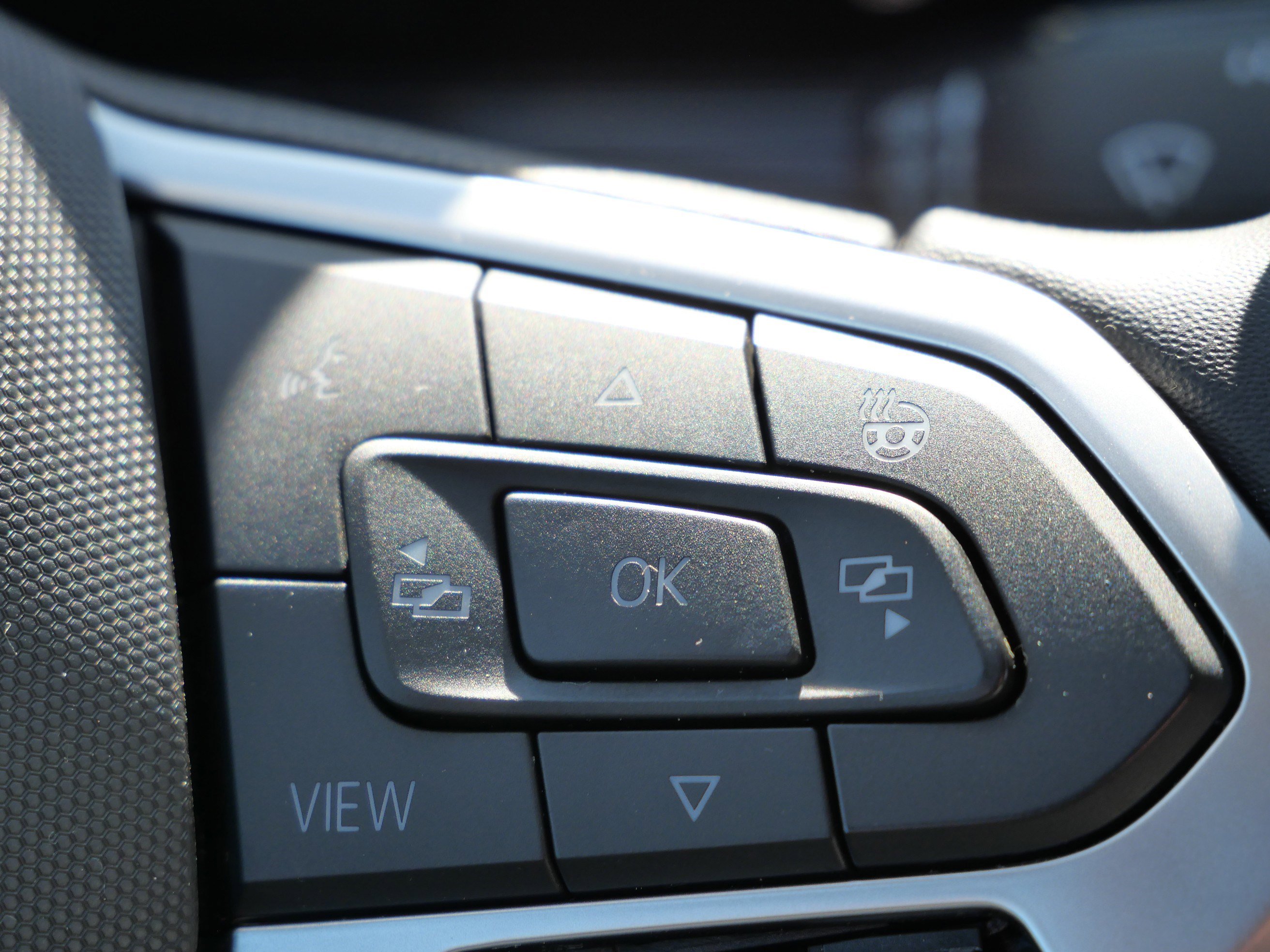 Certified 2022 Volkswagen Taos SE AWD/4WD image 32
