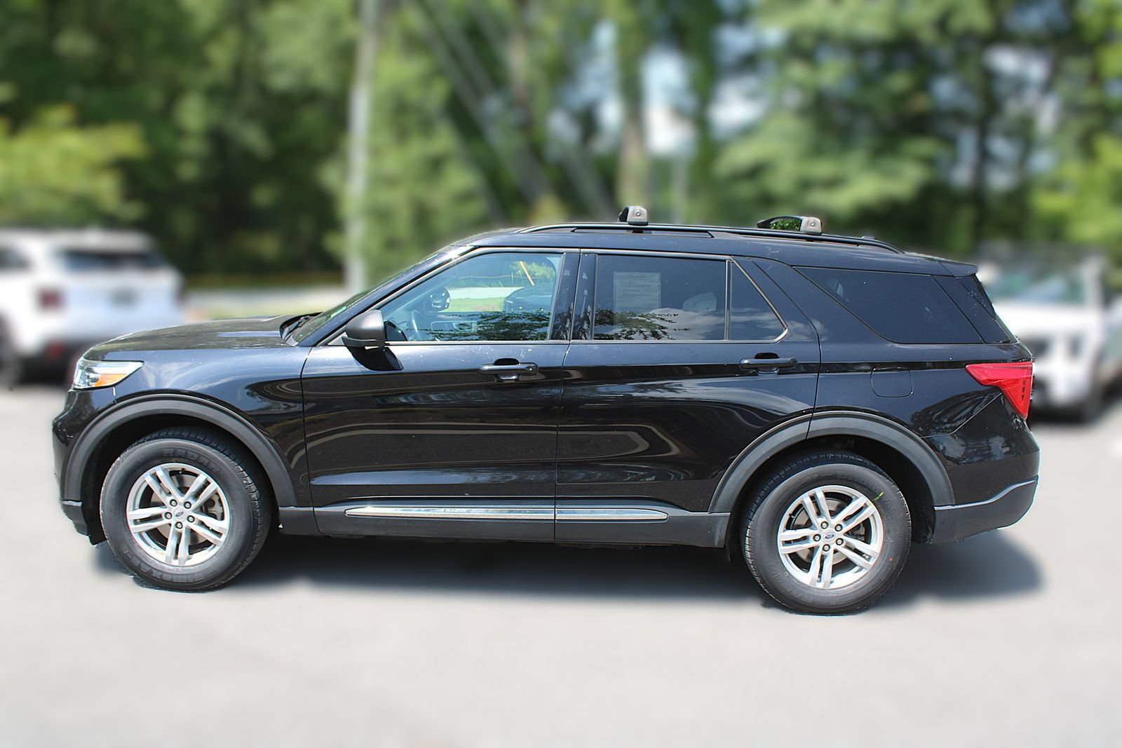 Used 2022 Ford Explorer XLT w/ Equipment Group 202A AWD/4WD image 5