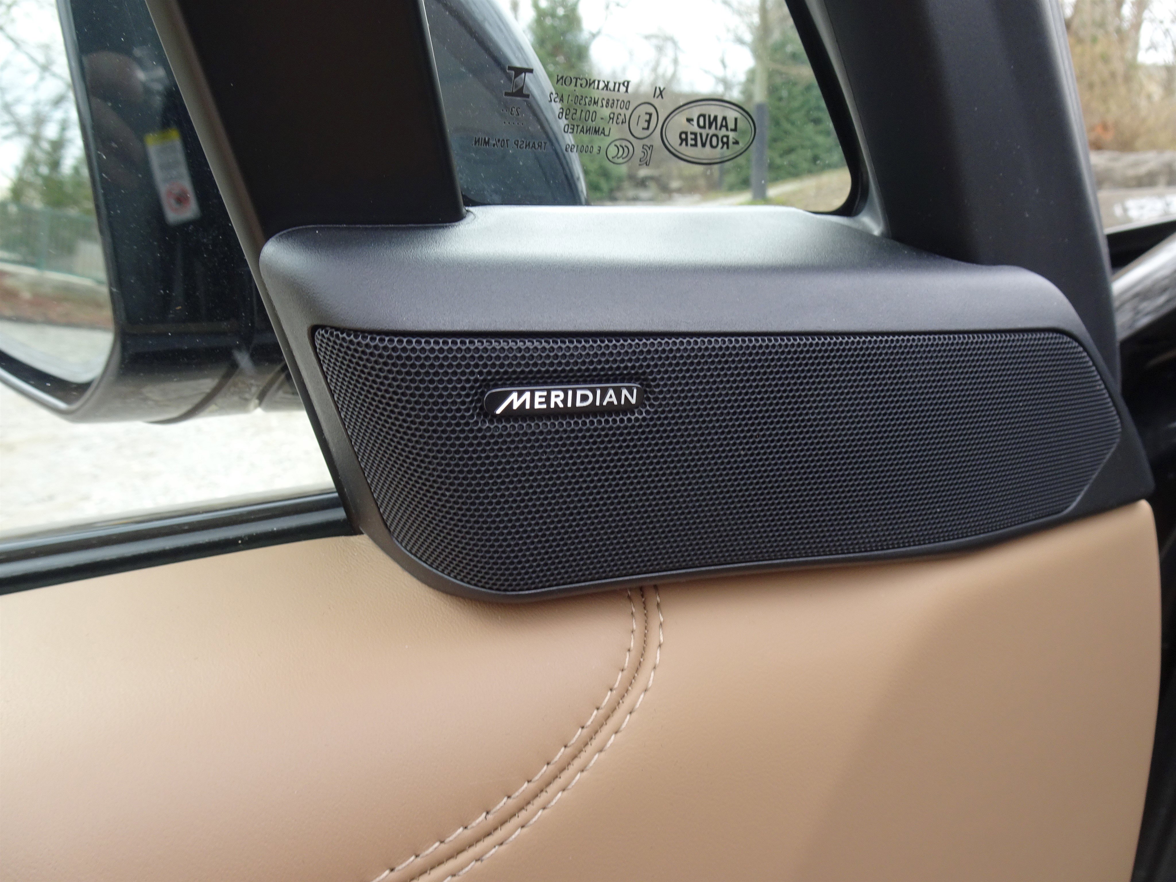 Certified 2024 Land Rover Range Rover SE image 18