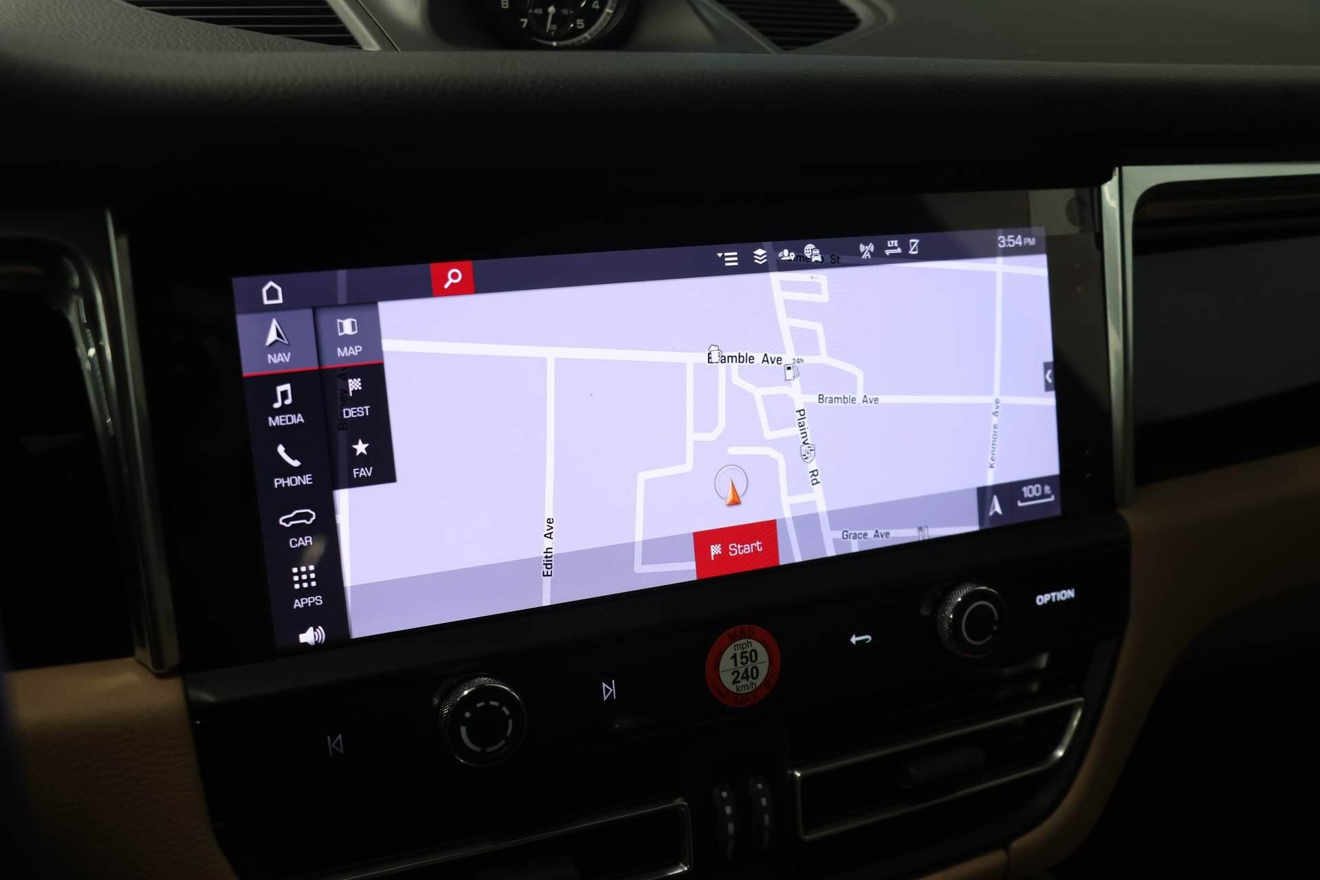 Used 2025 Porsche Macan AWD/4WD image 14