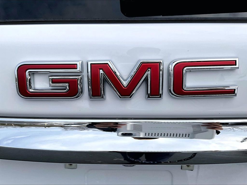 Used 2023 GMC Terrain SLE w/ Driver Convenience Package image 8