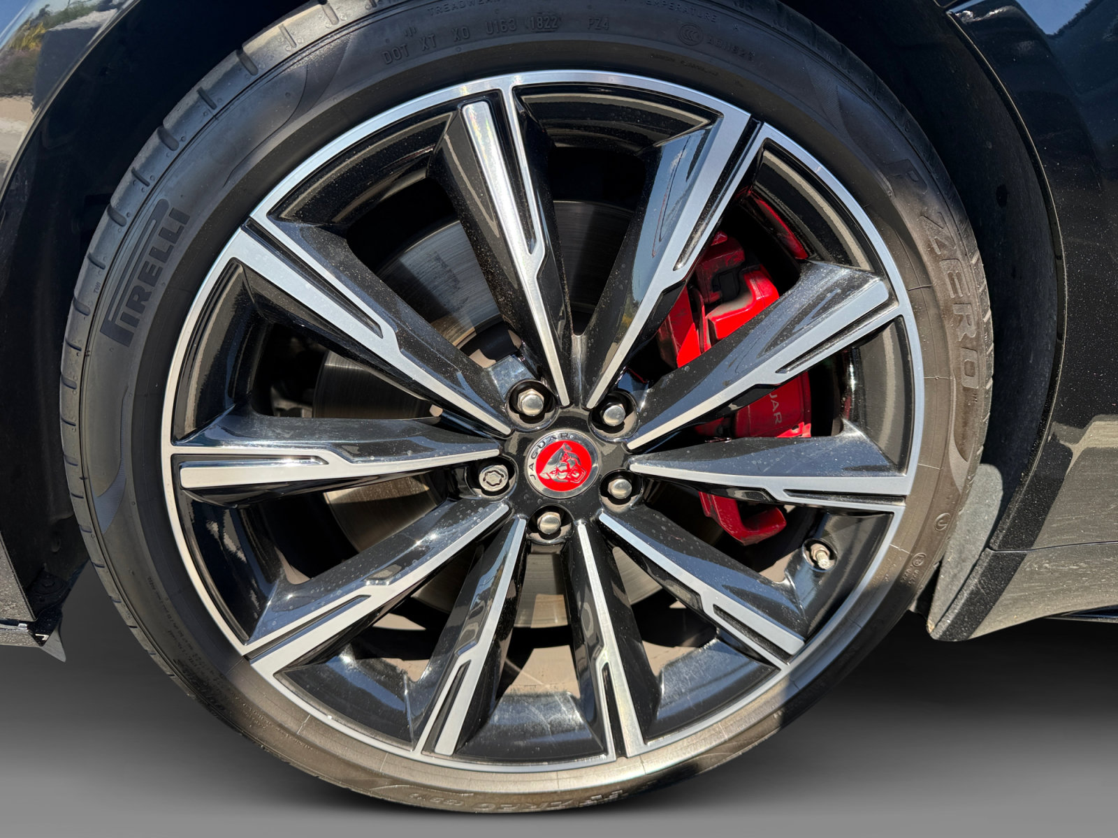 Used 2023 Jaguar F-TYPE R AWD/4WD image 9
