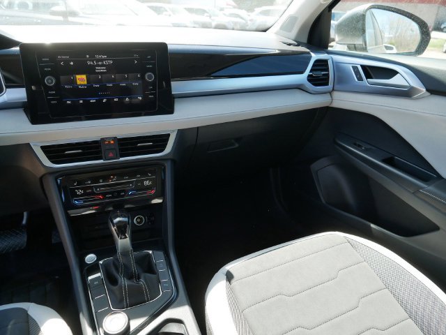 New 2026 Volkswagen Taos SE AWD/4WD image 10