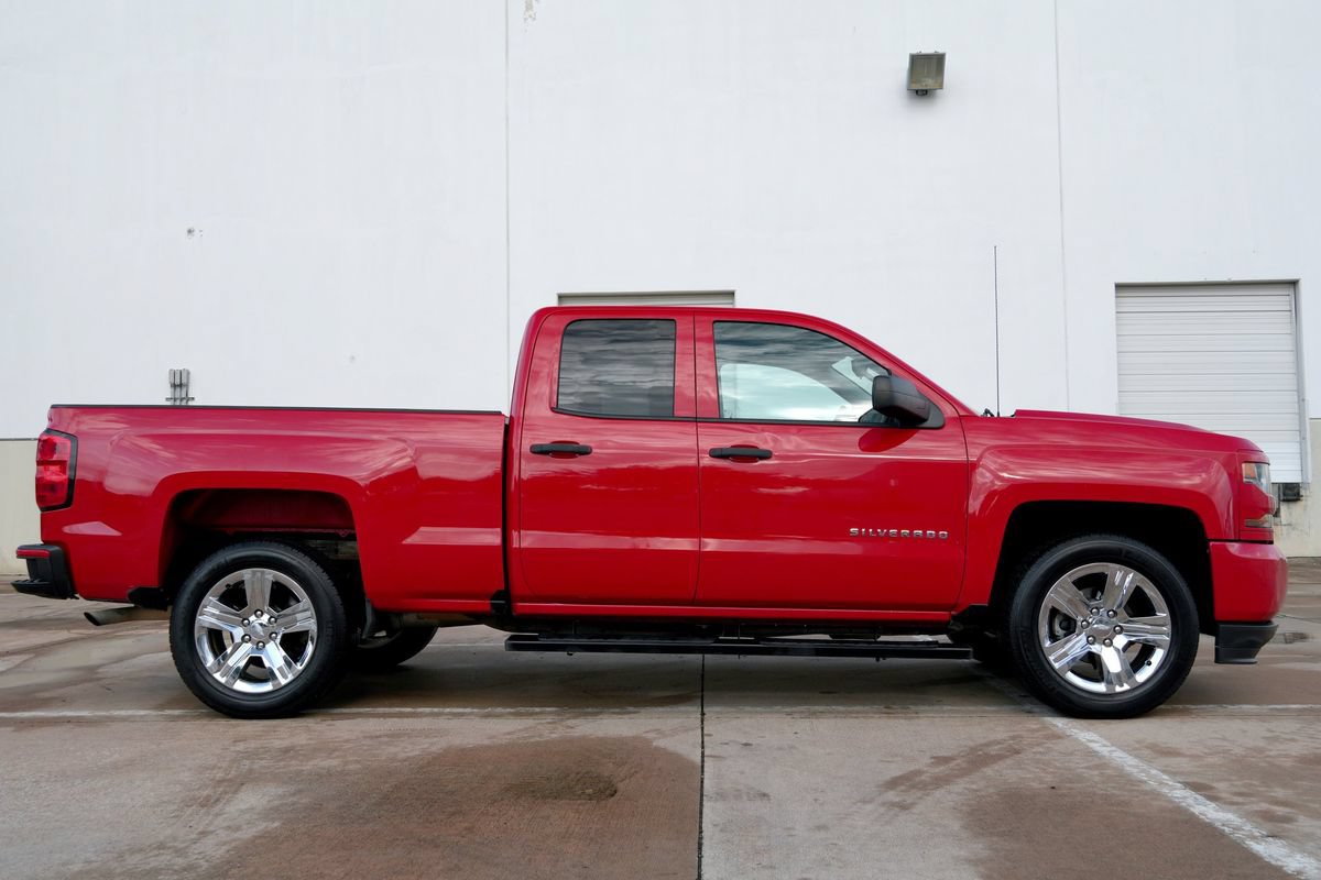 Used 2018 Chevrolet Silverado 1500 Custom w/ Custom Convenience Package RWD image 13