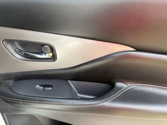 Used 2023 Nissan Murano SV w/ SV Midnight Edition Package FWD image 35