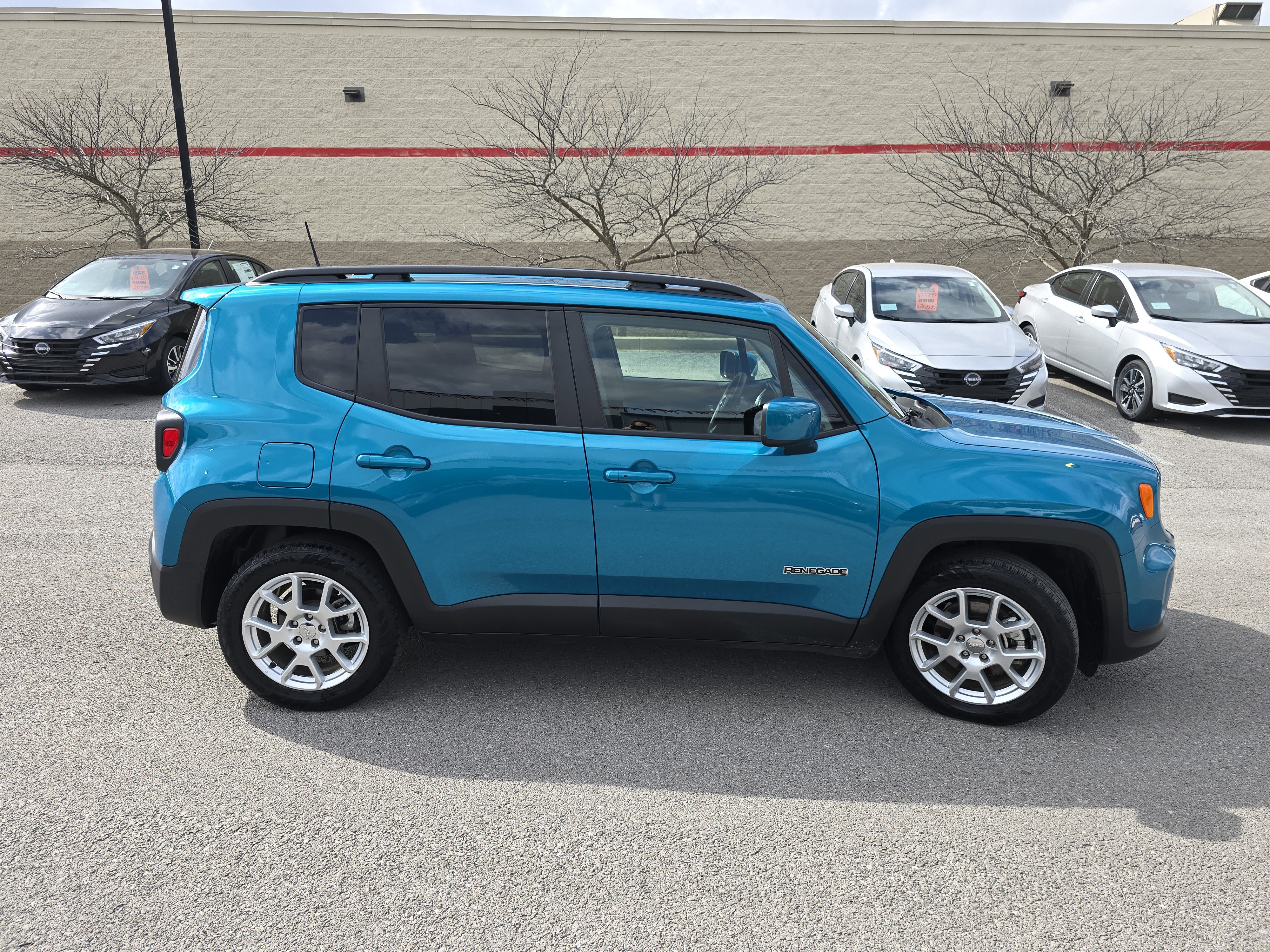 Used 2021 Jeep Renegade Latitude image 12