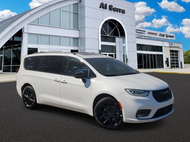 New 2026 Chrysler Pacifica Limited w/ S Appearance Package AWD/4WD image 1