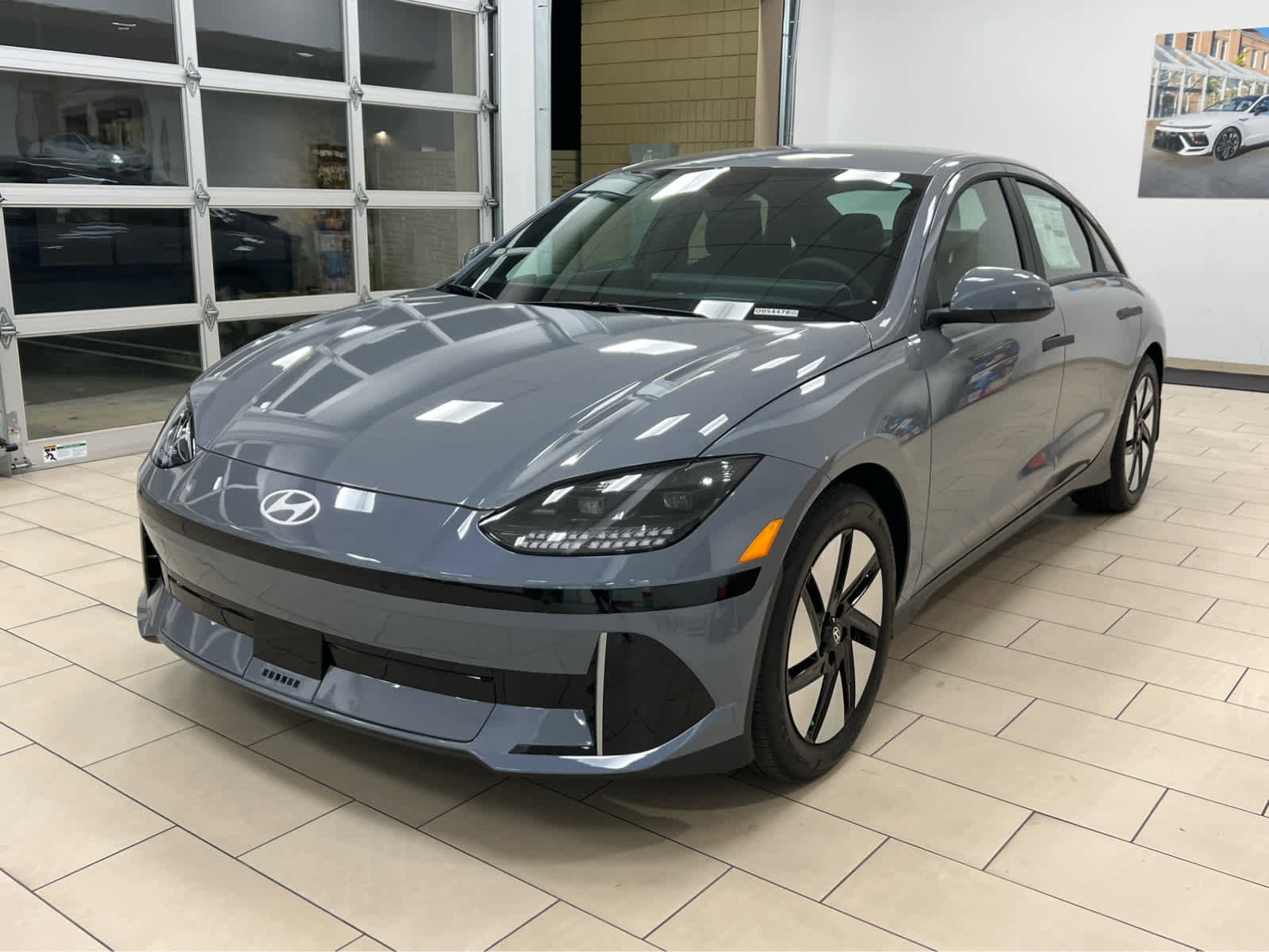 New 2025 Hyundai Ioniq 6 SE image 2