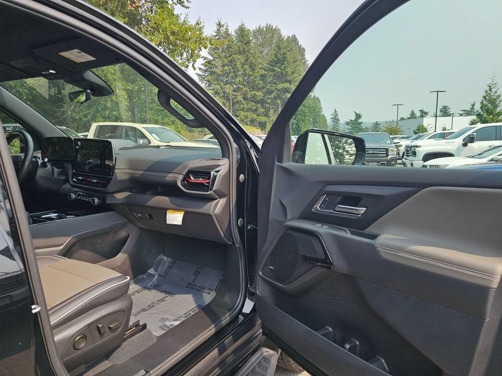 Used 2026 Chevrolet Silverado EV Trail Boss AWD/4WD image 12