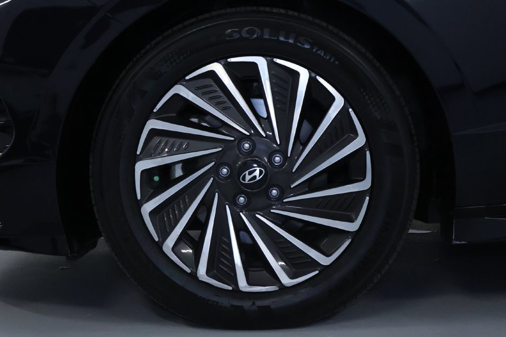Used 2025 Hyundai Sonata SEL FWD image 36