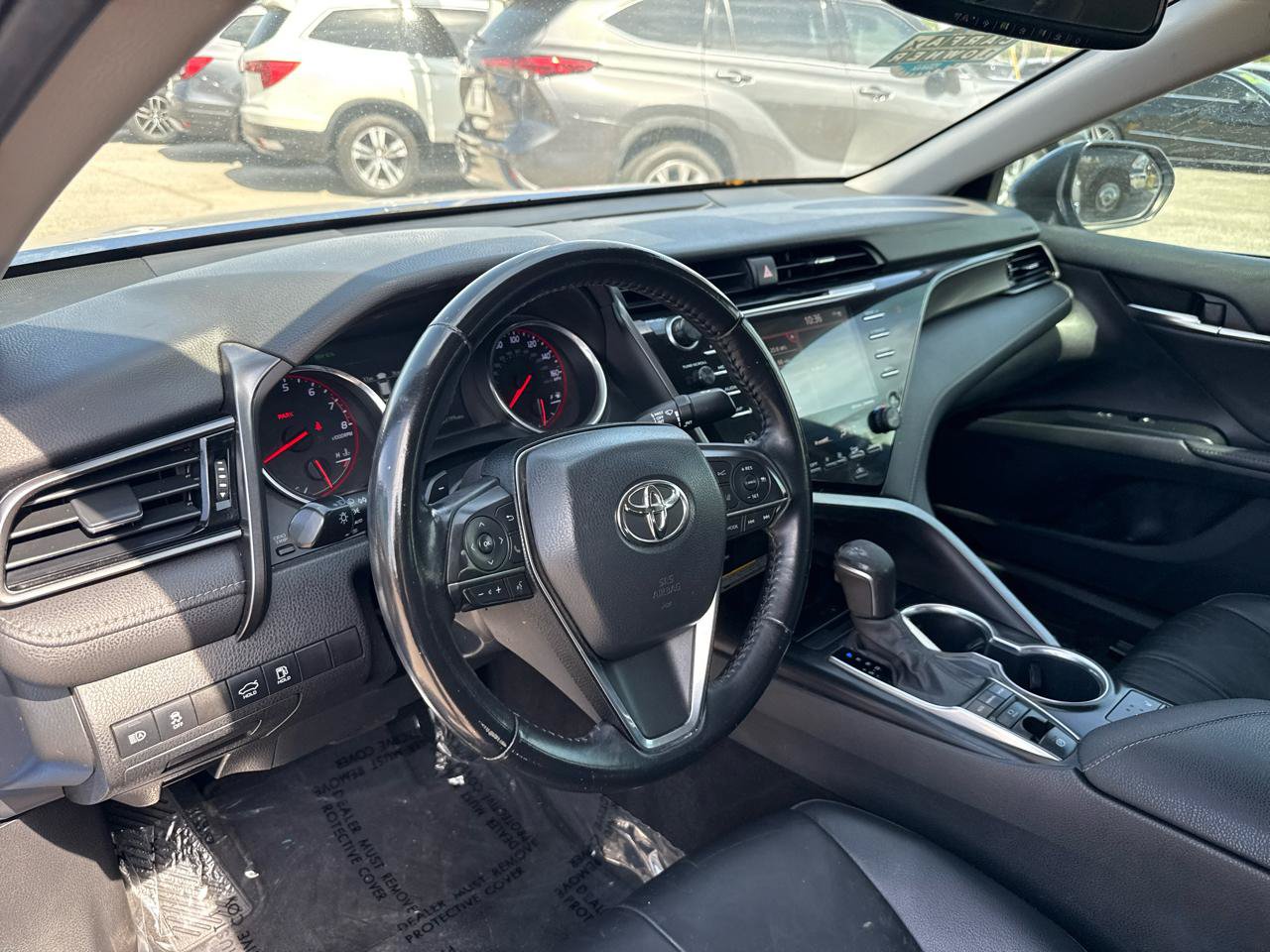Used 2020 Toyota Camry XSE FWD image 8