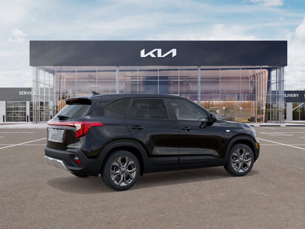 New 2026 Kia Seltos LX image 6