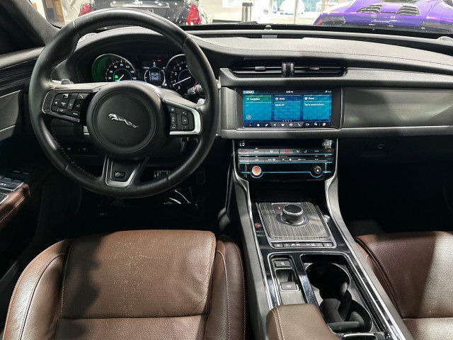 Used 2019 Jaguar XF S AWD/4WD image 39