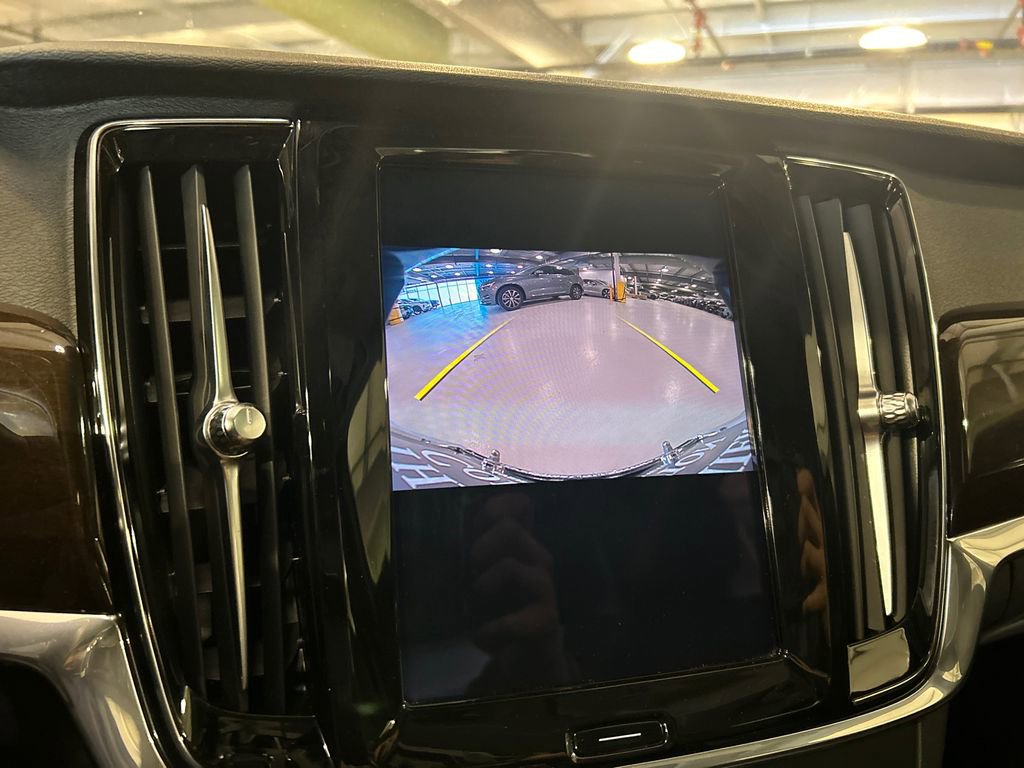 Used 2020 Volvo S90 T6 Momentum w/ Protection Package Premier image 17