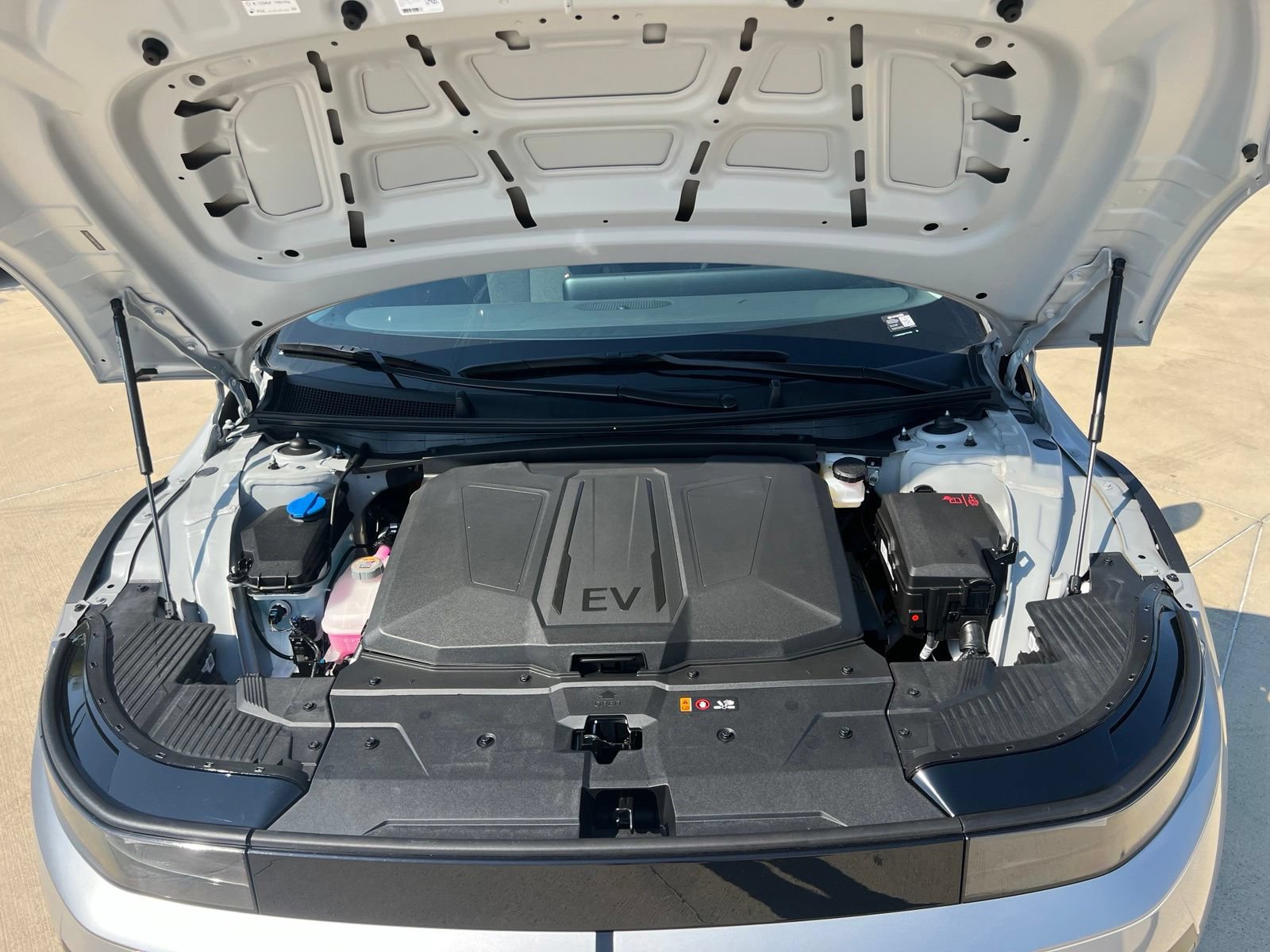 New 2027 Hyundai Ioniq 5 SE RWD image 32