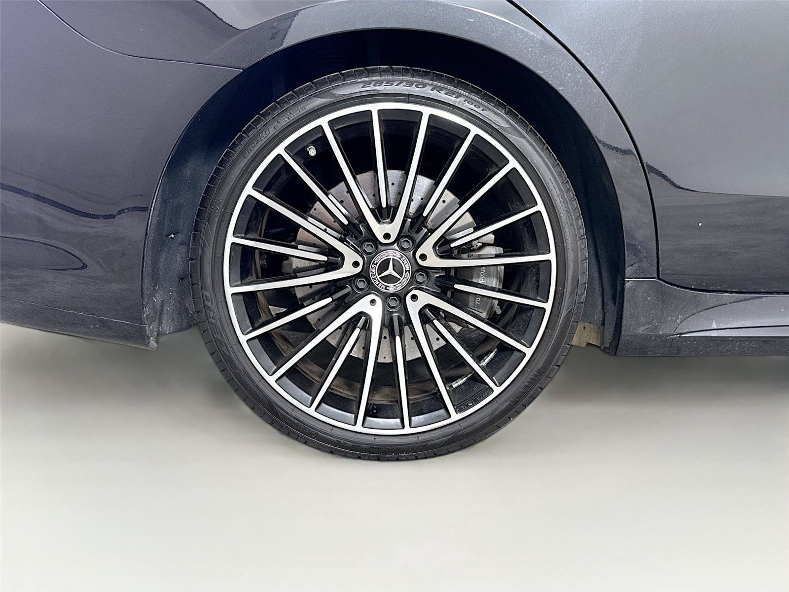 Used 2022 Mercedes-Benz S 500 4MATIC w/ AMG Line Package image 40