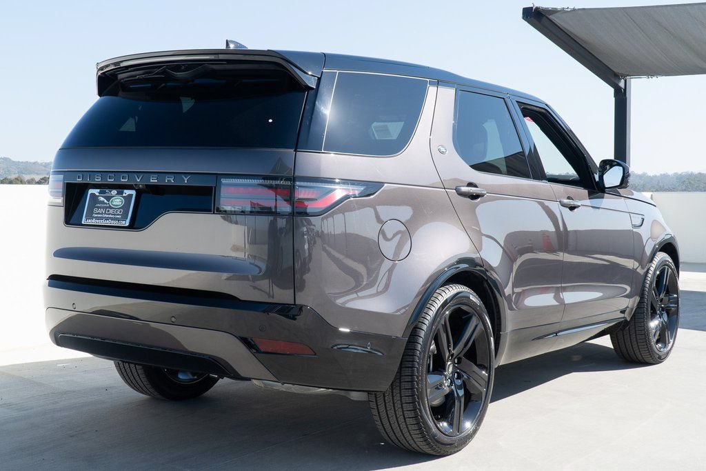 Used 2025 Land Rover Discovery Dynamic SE AWD/4WD image 6