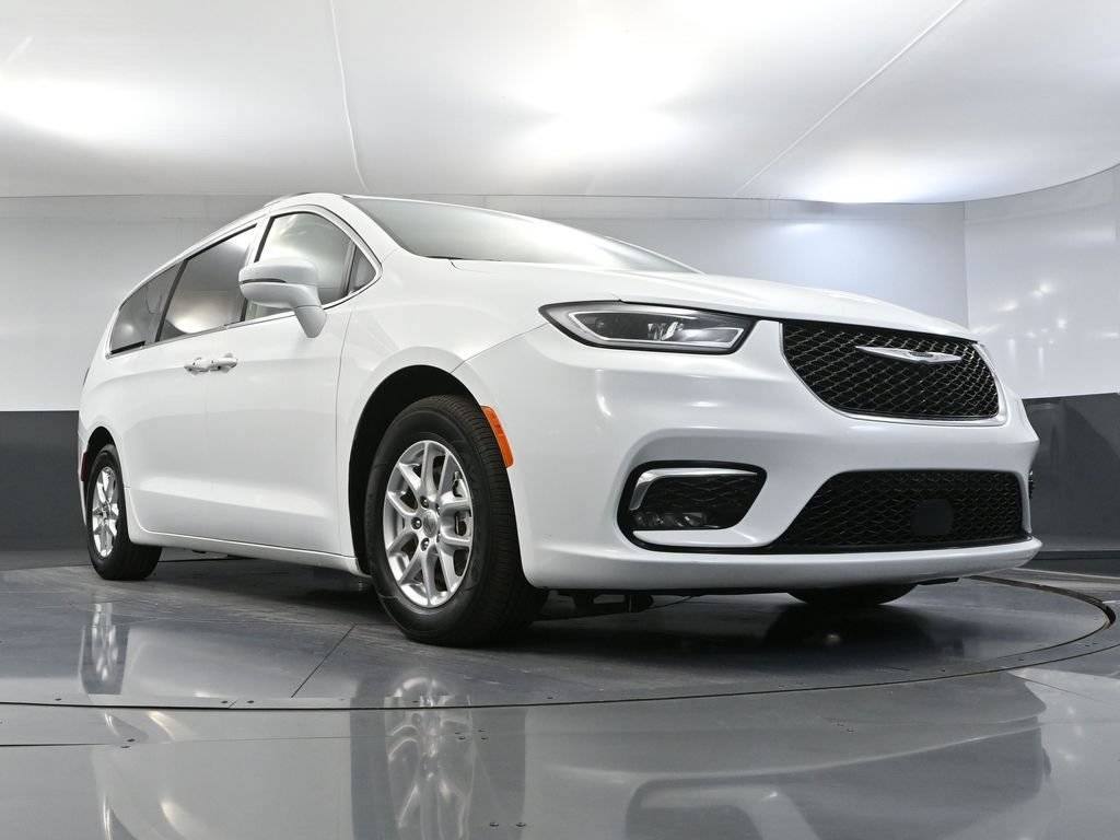 Used 2022 Chrysler Pacifica Touring-L FWD image 53