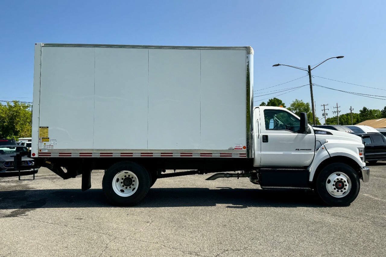 Used 2022 Ford F650 2WD Regular Cab Super Duty image 2