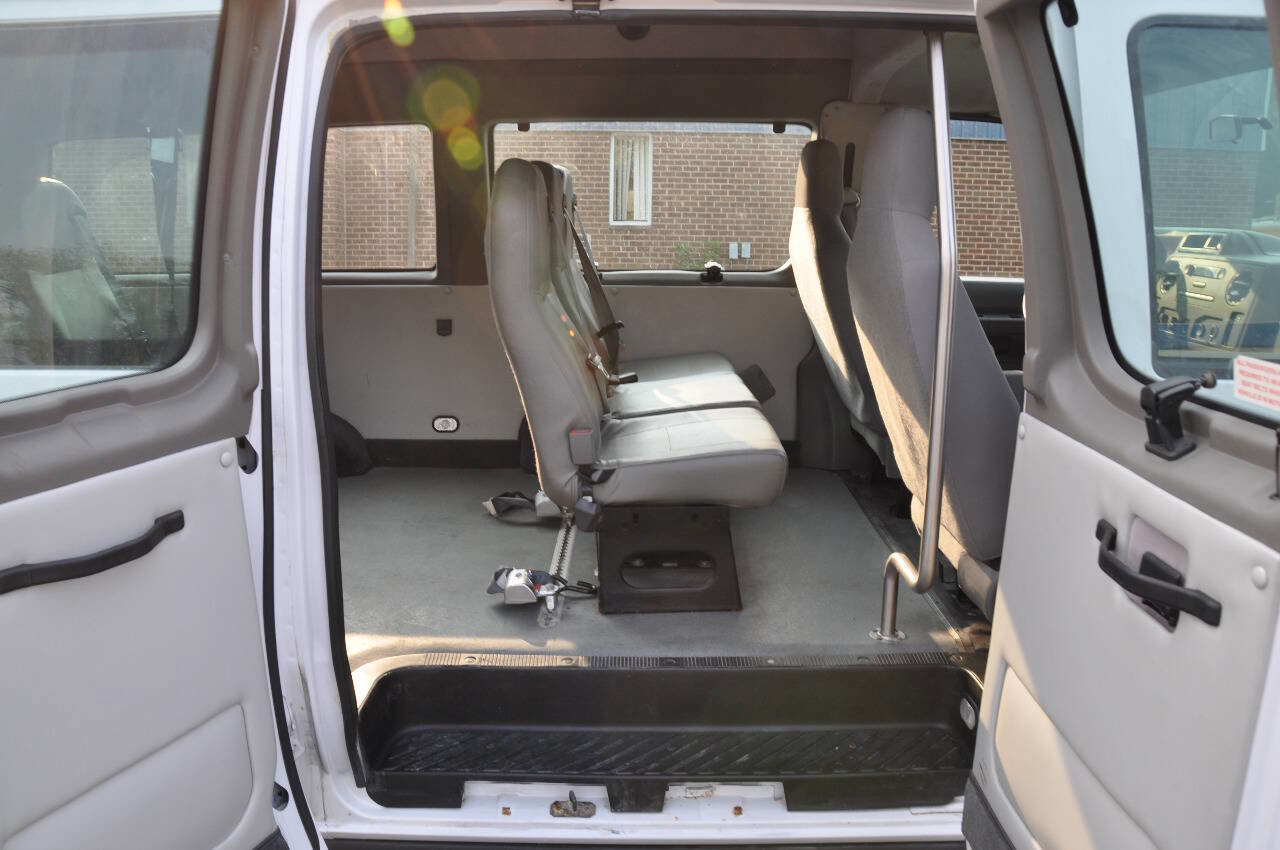 Used 2013 Ford E-250 and Econoline 250 Extended w/ PWR Group image 18