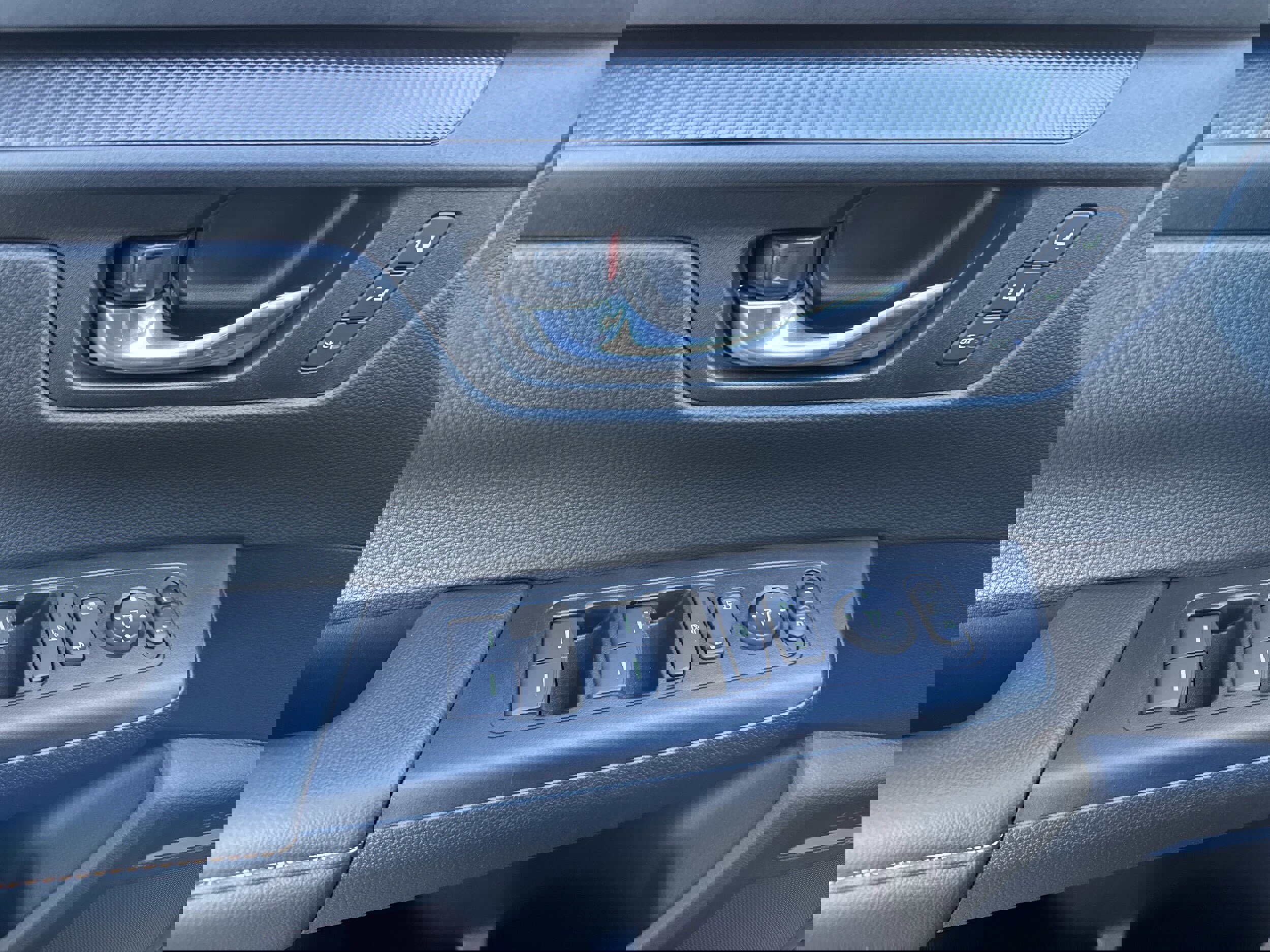 Used 2025 Honda CR-V Sport-L image 9