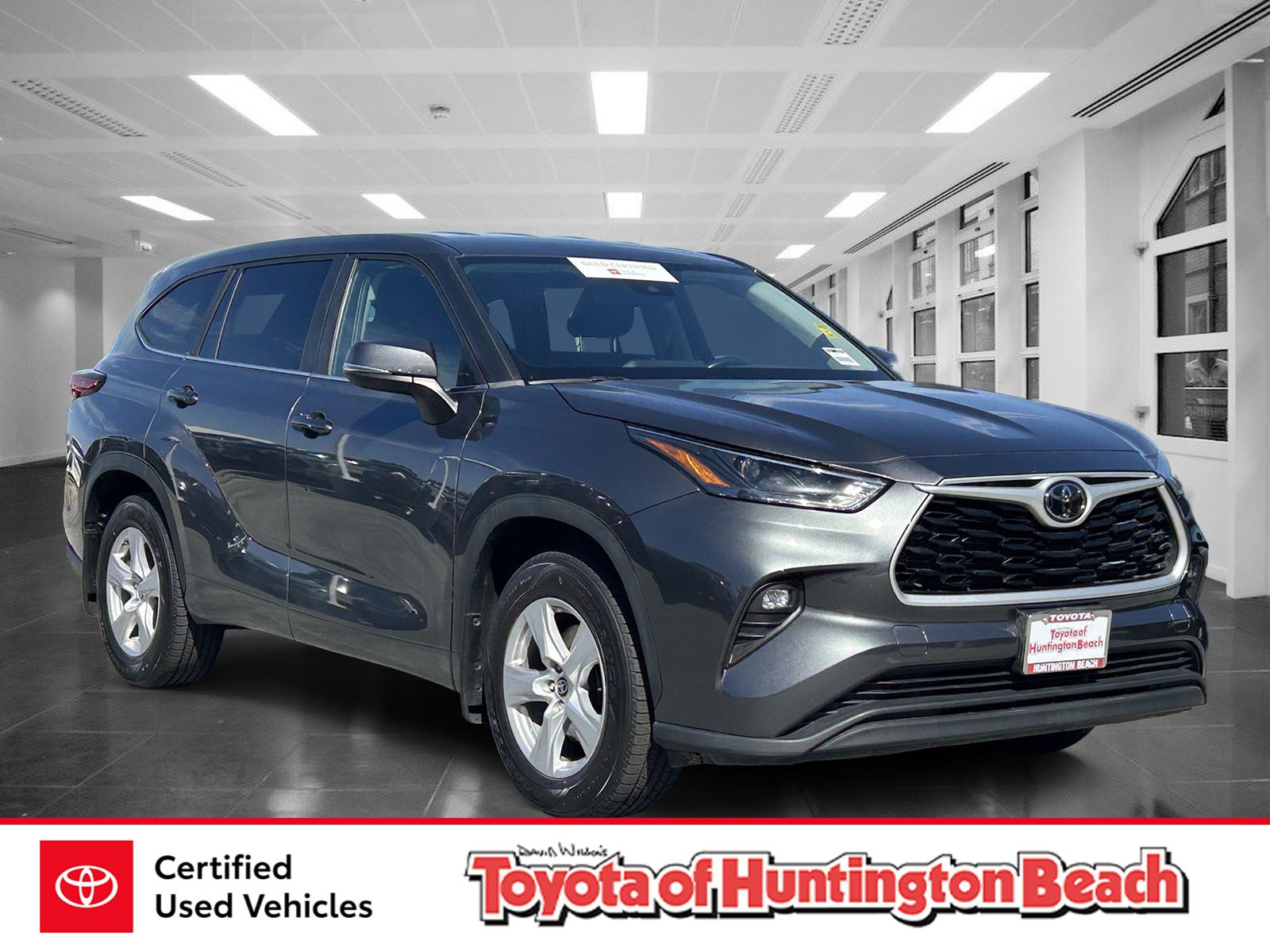 Certified 2023 Toyota Highlander LE FWD image 1