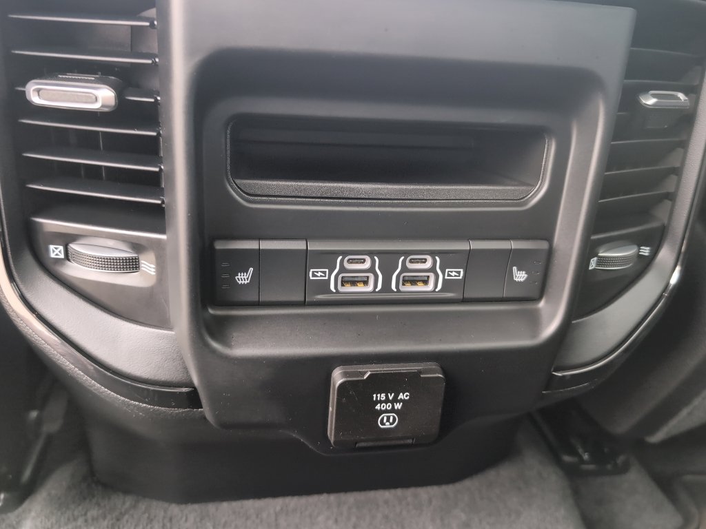 Used 2022 RAM 1500 Limited w/ Body-Colour Bumper Group AWD/4WD image 18