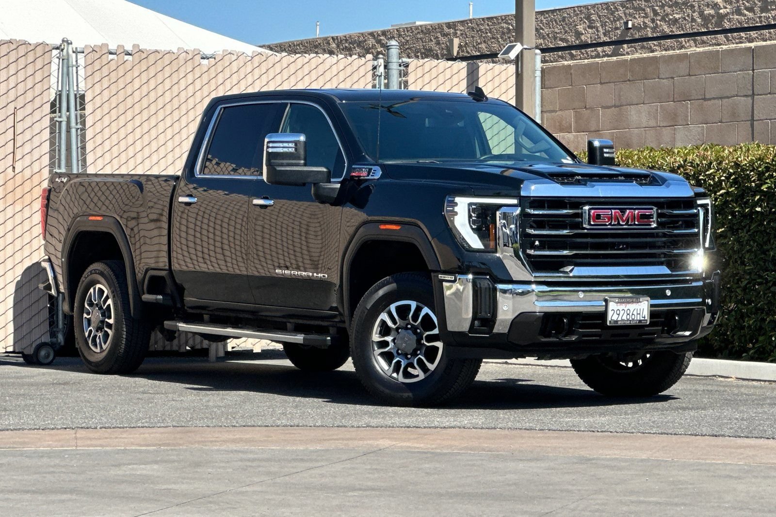 Certified 2025 GMC Sierra 2500 SLT w/ SLT Premium Package AWD/4WD image 2